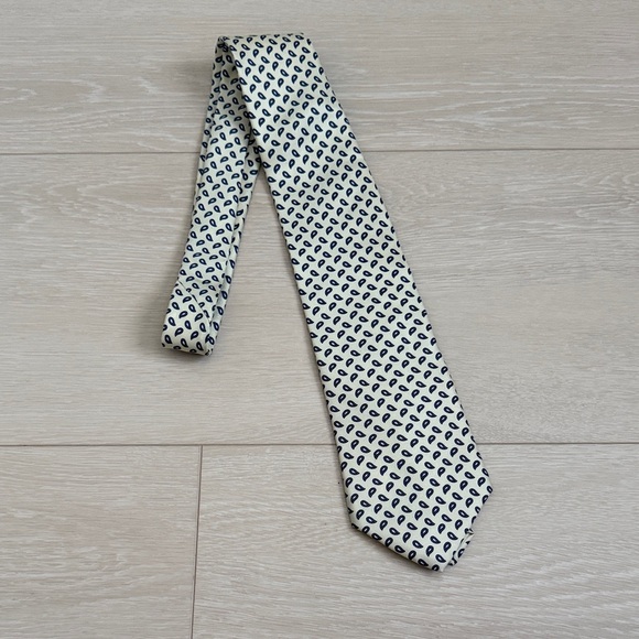 brookville collection Other - 3/$10 Brookville Collection Cream and Dark Blue Paisley Tie